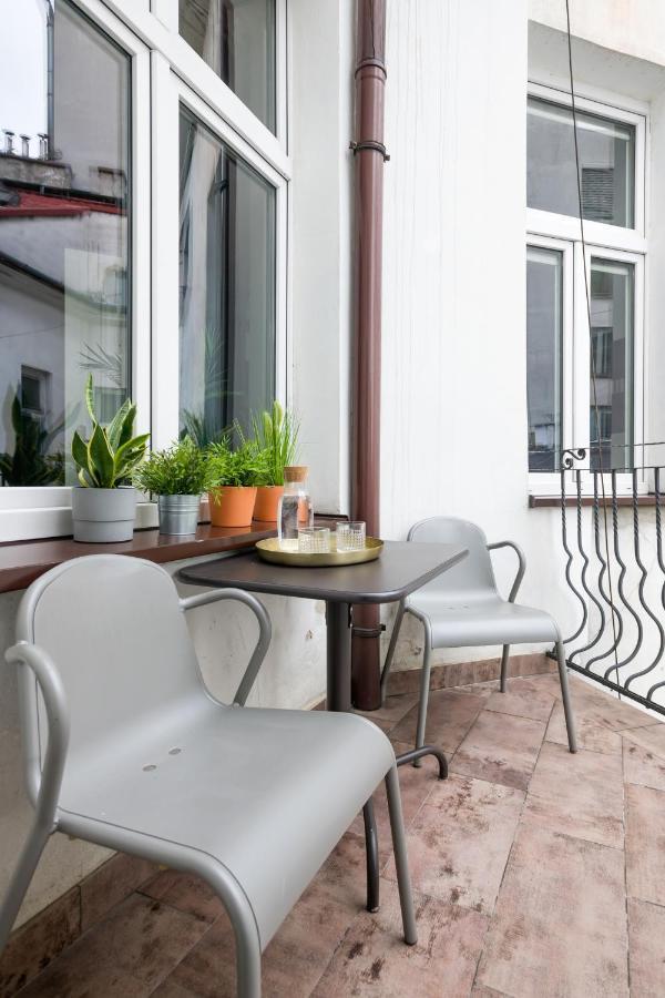 Discover Krakow Apartments - 3 Rakowicka St - Classic Apartments Near Main Station - Netflix Exterior foto