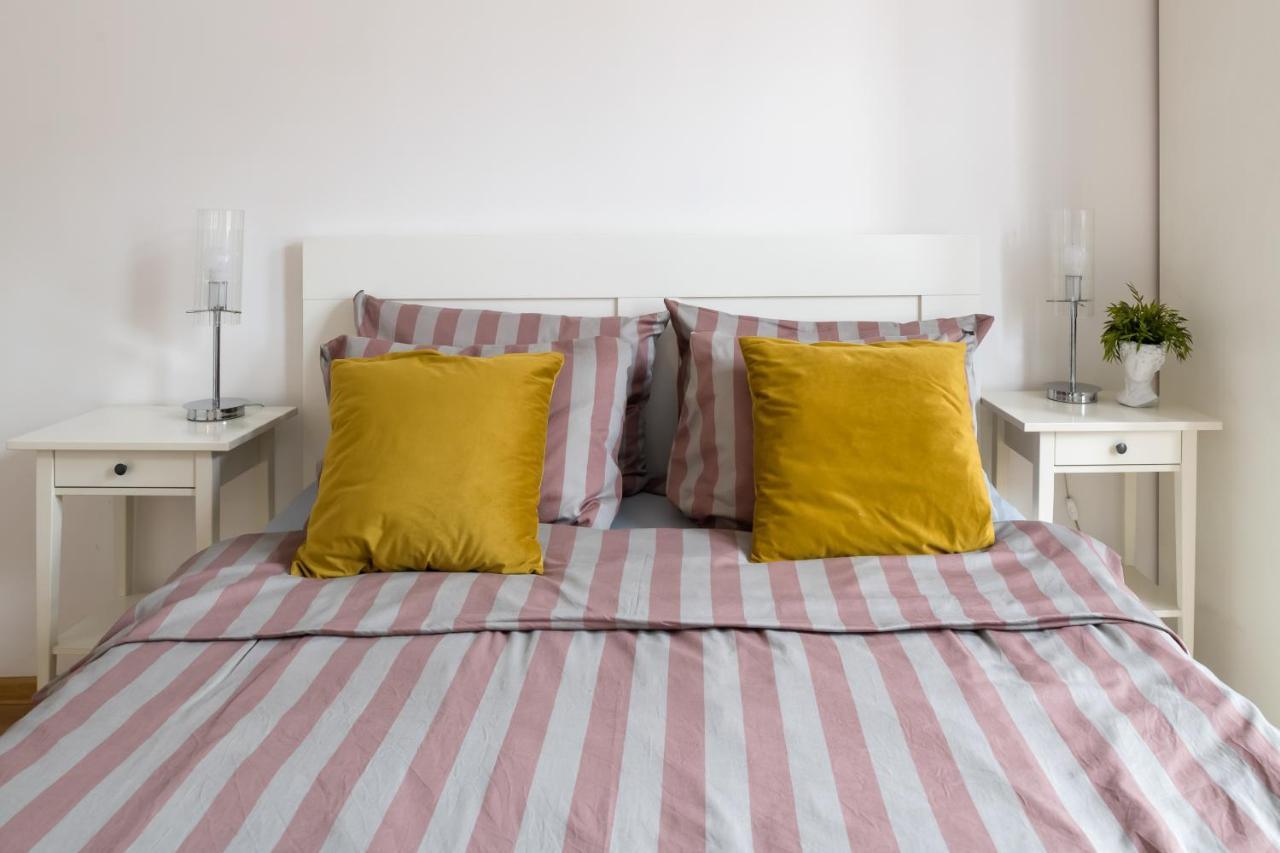 Discover Krakow Apartments - 3 Rakowicka St - Classic Apartments Near Main Station - Netflix Exterior foto
